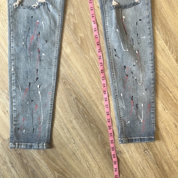 Sik Silk Bust Knee Riot Denim Jeans in Light Blue. Size Medium - Picture 9 of 12